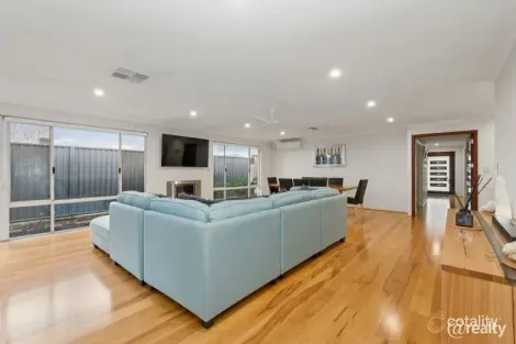 Property photo of 15 Braddock Lane Caversham WA 6055