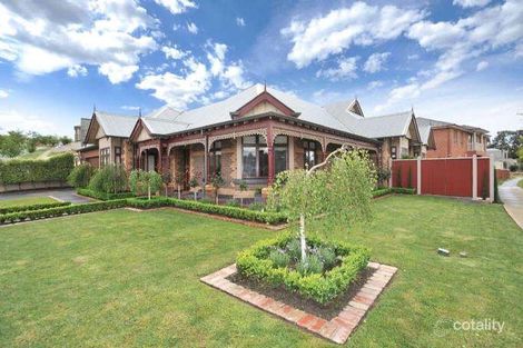 2 Kings College Ct, Attwood, VIC 3049