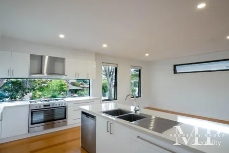 Property photo of 24 Mount View Road Rosebud VIC 3939