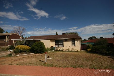 3 Redcraze St, Aberfoyle Park, SA 5159
