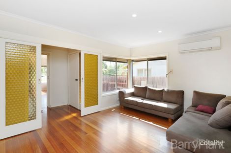 Property photo of 17 Hargreaves Crescent Braybrook VIC 3019