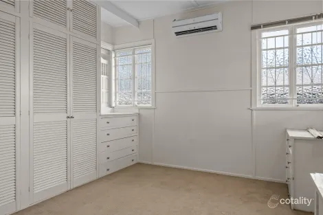 Property photo of 134 Creek Road Mount Gravatt East QLD 4122