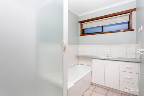 Property photo of 13 Edwards Crescent Wendouree VIC 3355