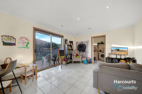 Property photo of 9 Sandleford Way Hoppers Crossing VIC 3029