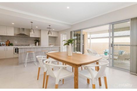 Property photo of 53 Positano Crescent Yangebup WA 6164