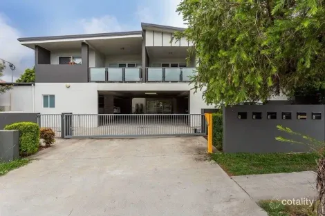 Property photo of 2/12 Lyon Street Moorooka QLD 4105