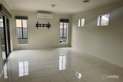 Property photo of 37 Travers Street Craigieburn VIC 3064