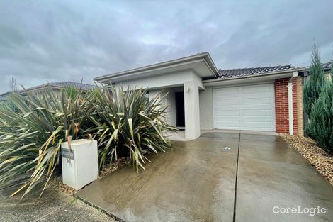 Property photo of 37 Travers Street Craigieburn VIC 3064