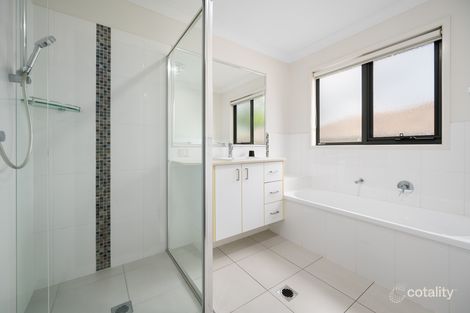 Property photo of 1 Pacific Place Pacific Pines QLD 4211