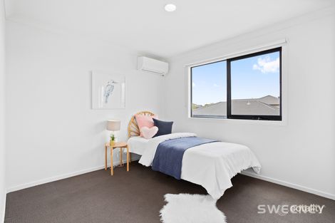 Property photo of 12 Valiant Walk Williams Landing VIC 3027