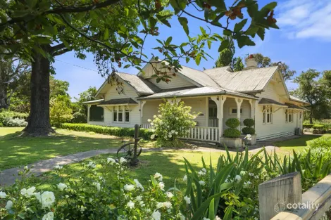 Property photo of 11-13 Logan Street Mansfield VIC 3722