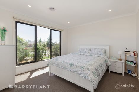 Property photo of 10 Foxtail Circuit Wallan VIC 3756