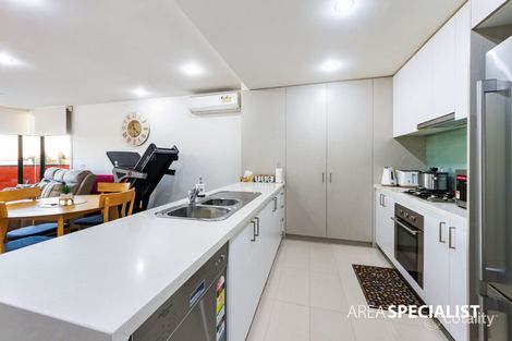 Property photo of 16/1 Woodward Way Caroline Springs VIC 3023