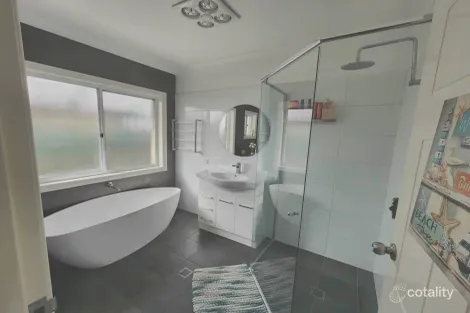 Property photo of 4 Bahama Place Tuncurry NSW 2428