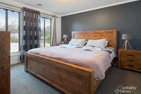 Property photo of 19 Holland Street Drouin VIC 3818