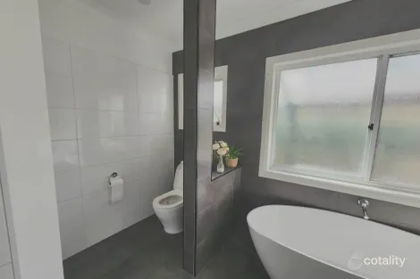 Property photo of 4 Bahama Place Tuncurry NSW 2428