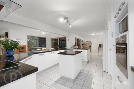 Property photo of 8 Sherborne Place Chapel Hill QLD 4069