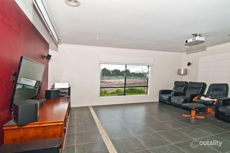Property photo of 22 Emmaline Crescent Keysborough VIC 3173