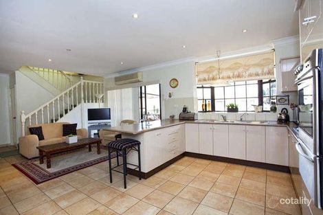 Property photo of 11 Yeronga Close St Johns Park NSW 2176