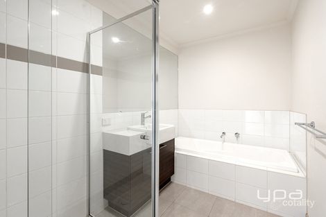Property photo of 11 Angeline Way Craigieburn VIC 3064