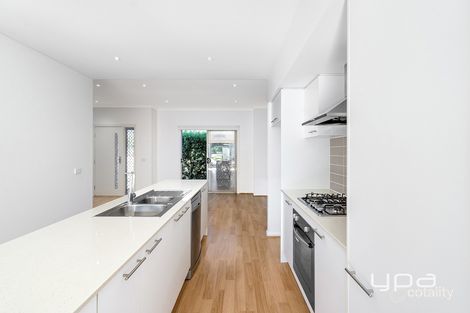 Property photo of 11 Angeline Way Craigieburn VIC 3064