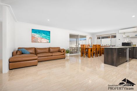 Property photo of 11 Lugger Outlook Glenfield WA 6532