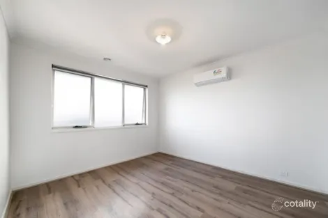 Property photo of 1 Yaloak Way Tarneit VIC 3029