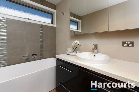 Property photo of 8 Outlook Drive Dandenong North VIC 3175