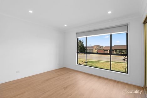 Property photo of 212 Swallow Drive Erskine Park NSW 2759