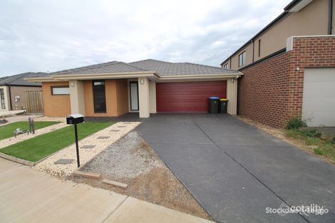 8 Swiss Way, Manor Lakes, VIC 3024