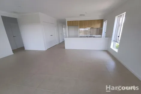 24 Woodswallow Ave, Point Vernon, QLD 4655