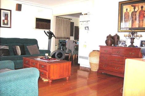 Property photo of 73 Mulhall Drive St Albans VIC 3021