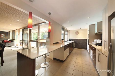 Property photo of 4 Hamlet Place Dingley Village VIC 3172