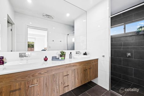 Property photo of 31 Hartley Crescent Pelican Waters QLD 4551