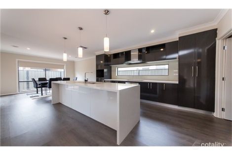 Property photo of 26 Wilkiea Crescent Cranbourne North VIC 3977