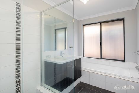 Property photo of 8 Ranfurly Approach Ellenbrook WA 6069