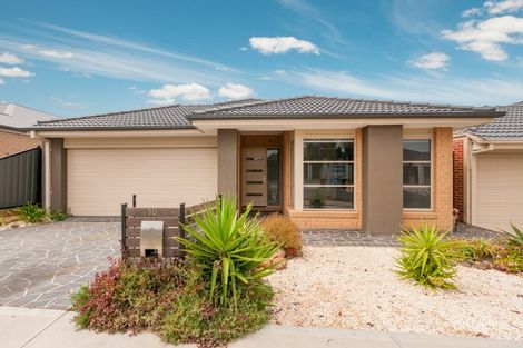 Property photo of 10 Eveline Street Craigieburn VIC 3064