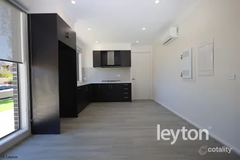 Property photo of 9 Oak Grove Springvale VIC 3171