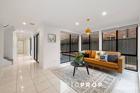 Property photo of 24 McCulloch Walk Point Cook VIC 3030