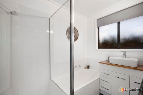 Property photo of 23 Lenehan Street Giralang ACT 2617