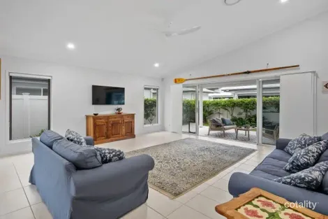 Property photo of 194 Bishop Road Beachmere QLD 4510