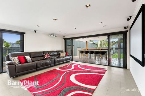 Property photo of 2 Chantilly Court Frankston VIC 3199