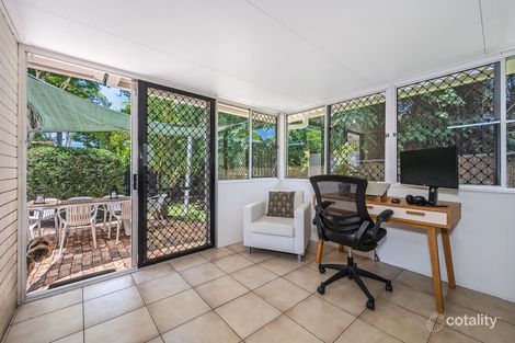 Property photo of 2 Kowhai Street Kenmore QLD 4069