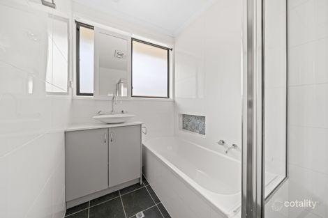 Property photo of 35 Wheeler Crescent Wanniassa ACT 2903