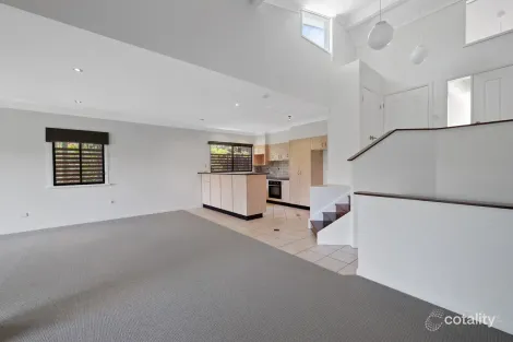 Property photo of 4/33 Simpsons Road Bardon QLD 4065