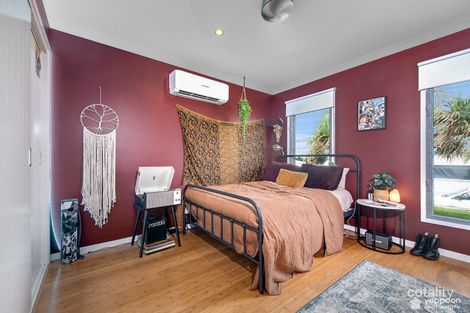 Property photo of 16 Peninsula Place Rosslyn QLD 4703