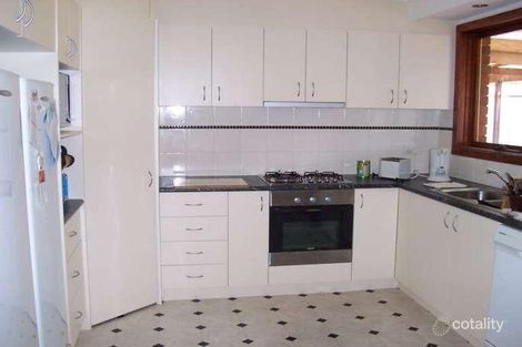 Property photo of 10 Mahon Crescent Narre Warren VIC 3805