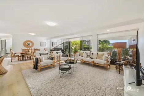 Property photo of 2/36 Prince Edward Parade Redcliffe QLD 4020