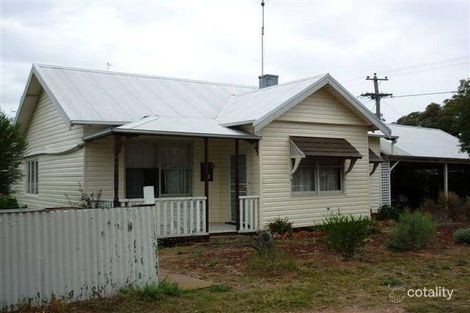 81 Molyneaux St, Warracknabeal, VIC 3393