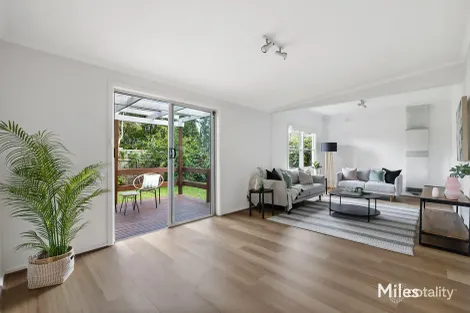 Property photo of 10 Hilltop Avenue Macleod VIC 3085